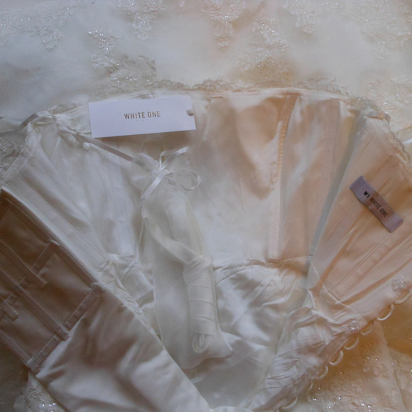 White One by Pronovias Wedding Dress Jaleah - Picture 8 of 8